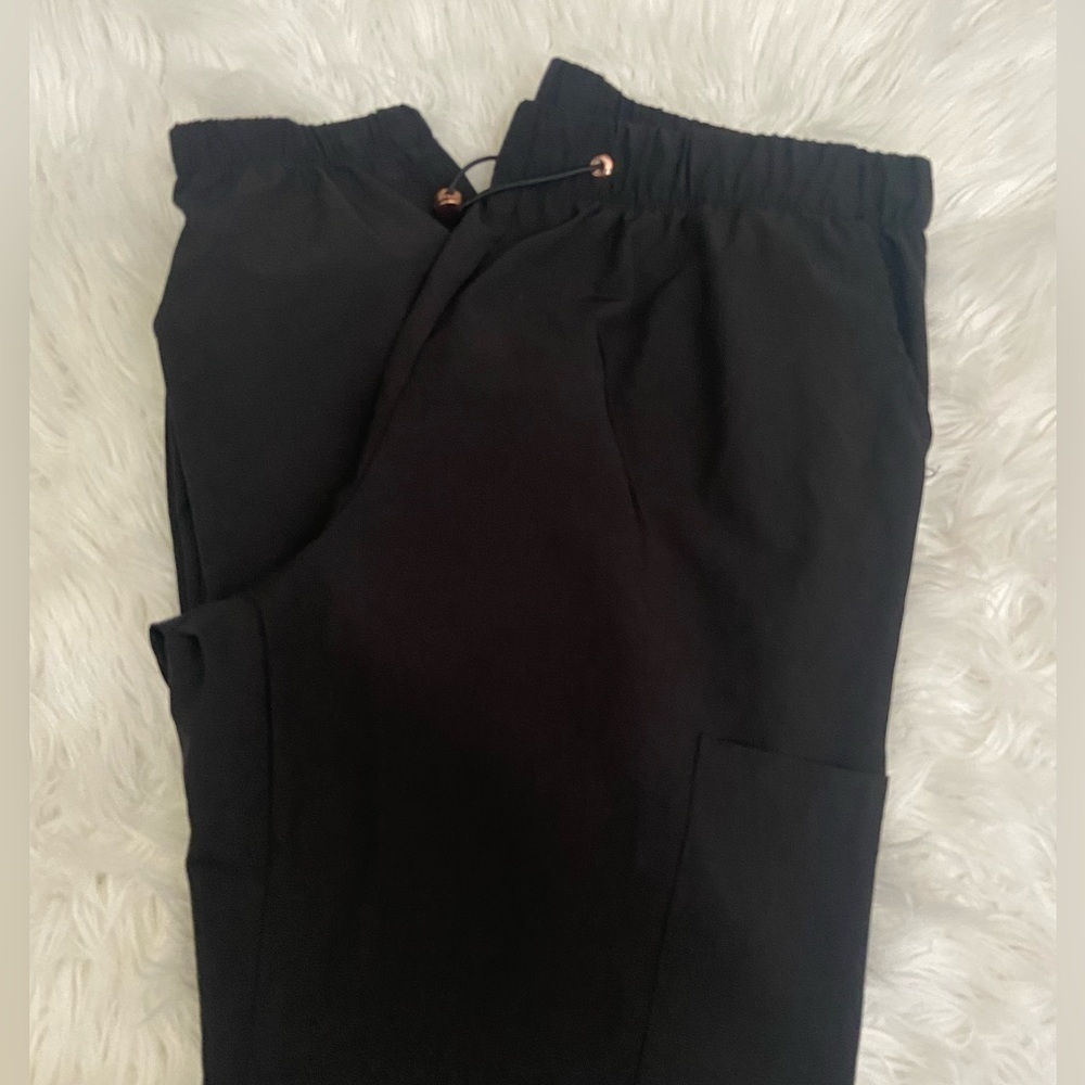 GT Performance Scrub Jogger Style Scrub Pants